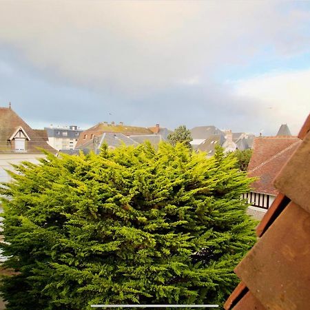 Joli Studio ☆ 100M De La Mer Et Du Centre Ville ☆ Cabourg Exterior foto