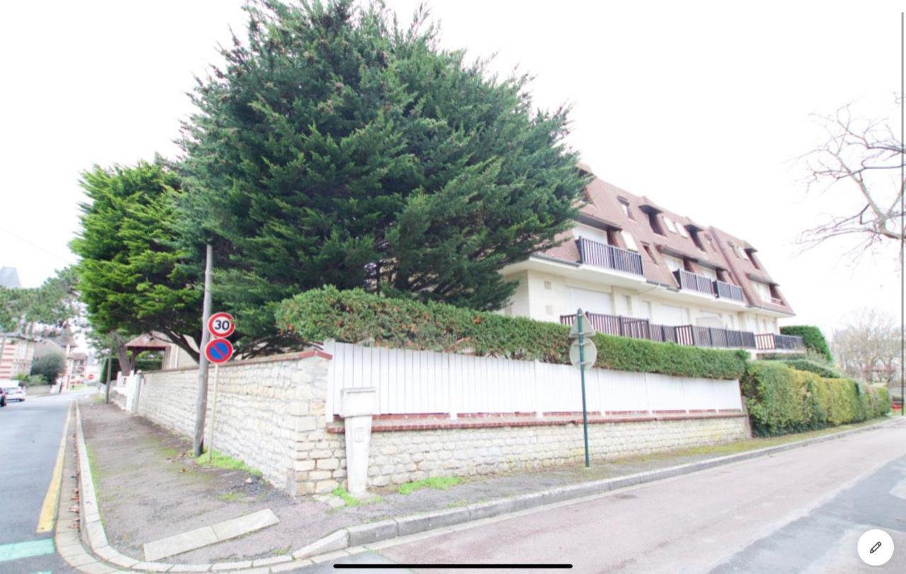 Joli Studio ☆ 100M De La Mer Et Du Centre Ville ☆ Cabourg Exterior foto